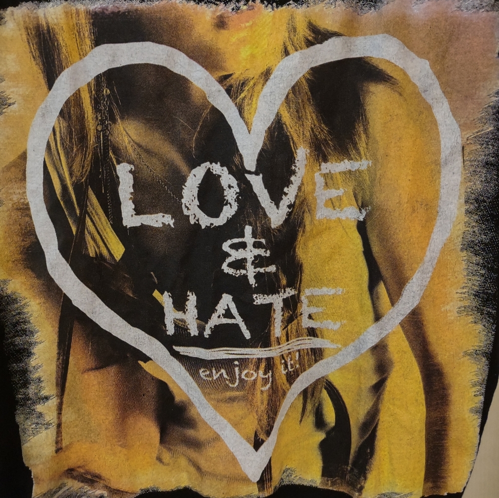 Woman's Zenana Outfitters Black Love & Hate Enjoy it Shirt Size Small